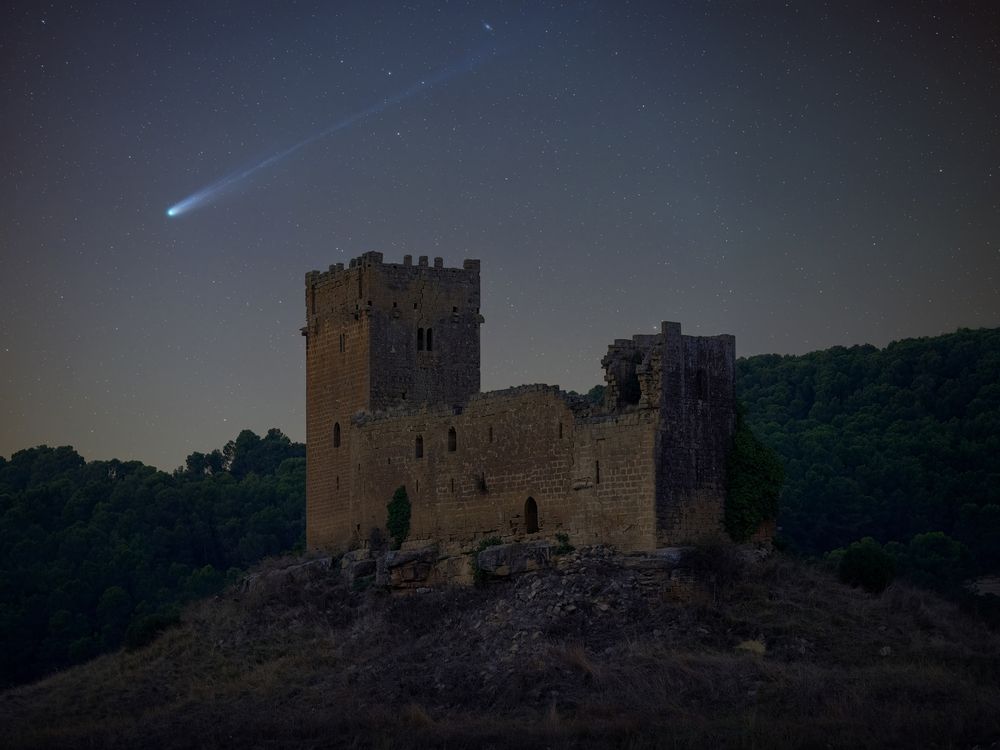 Comet over the castle