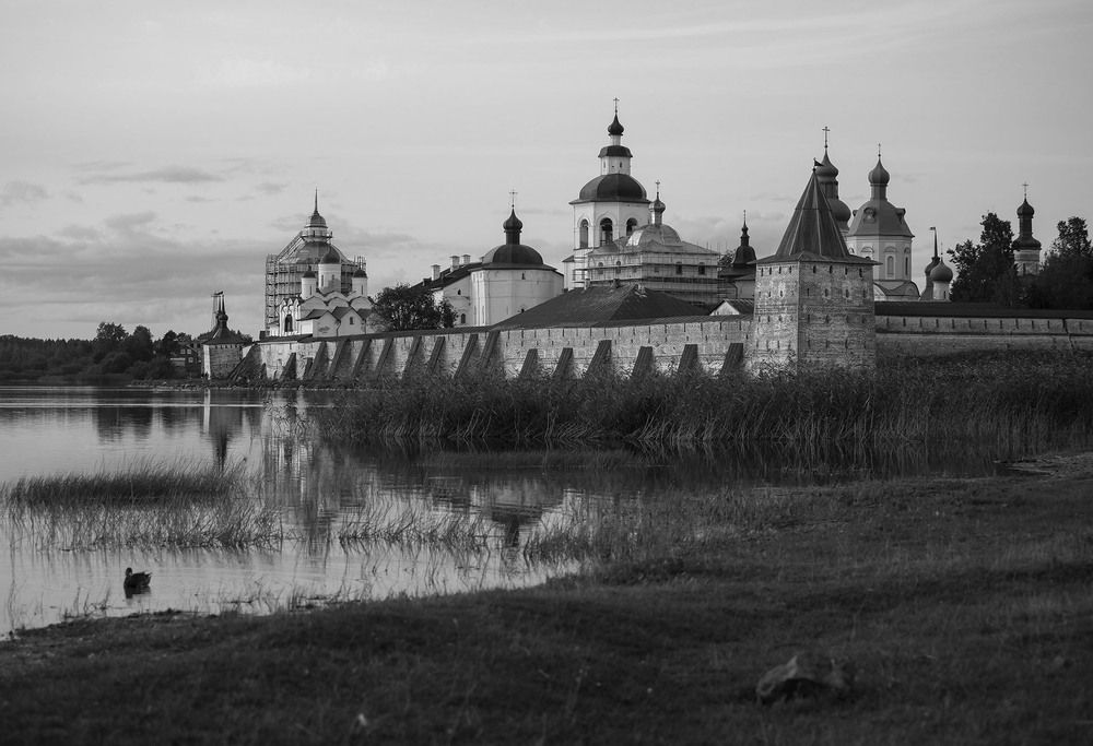 Святыня на берегу Сиверского озера