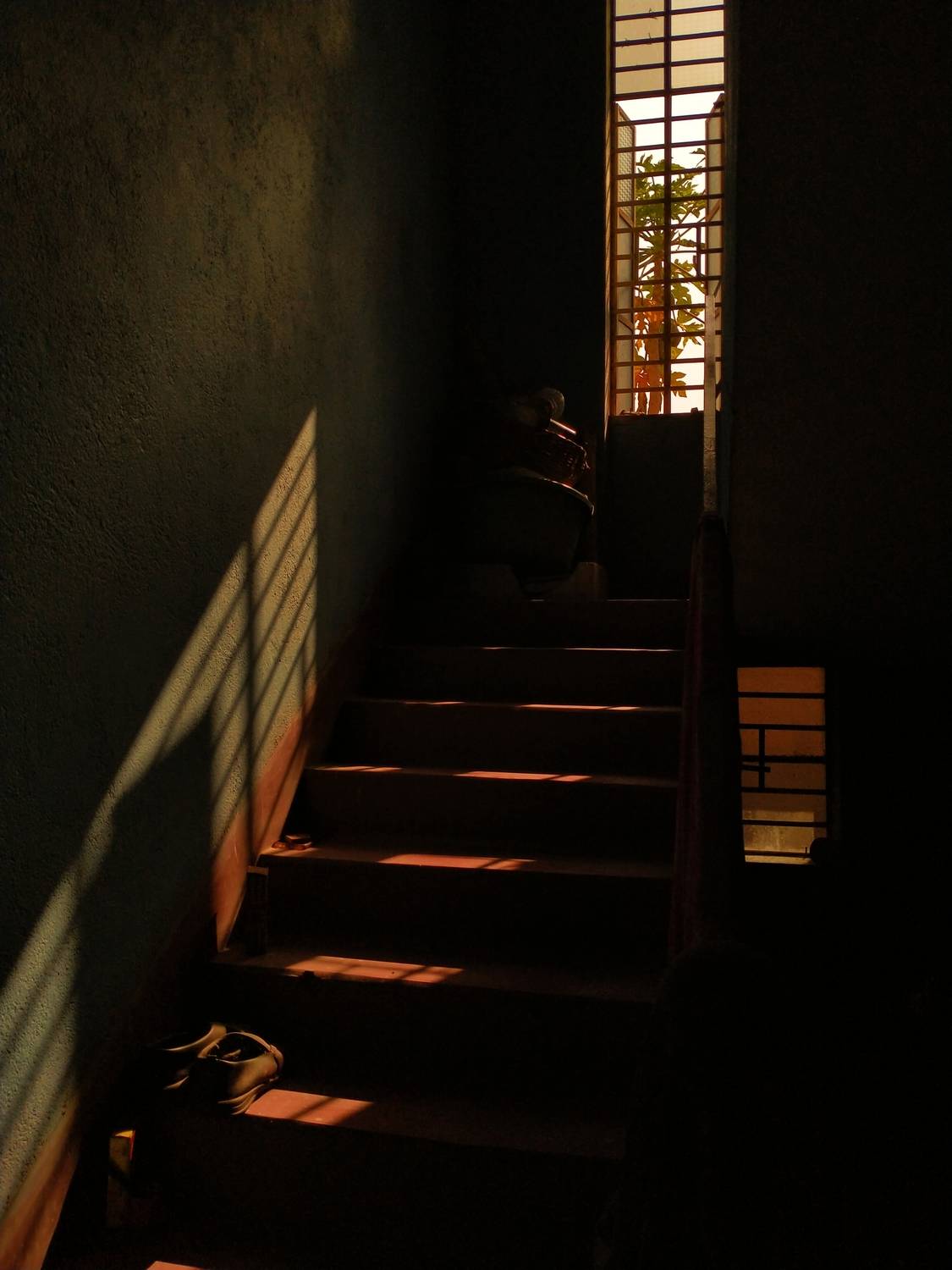 Gradients of Silence