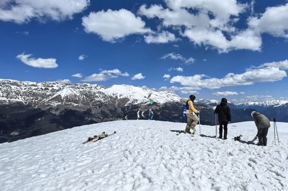 Горнолыжники