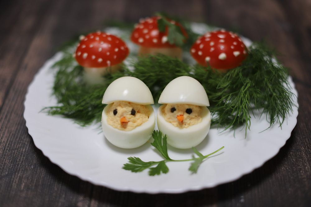 Цыплята и мухоморы.