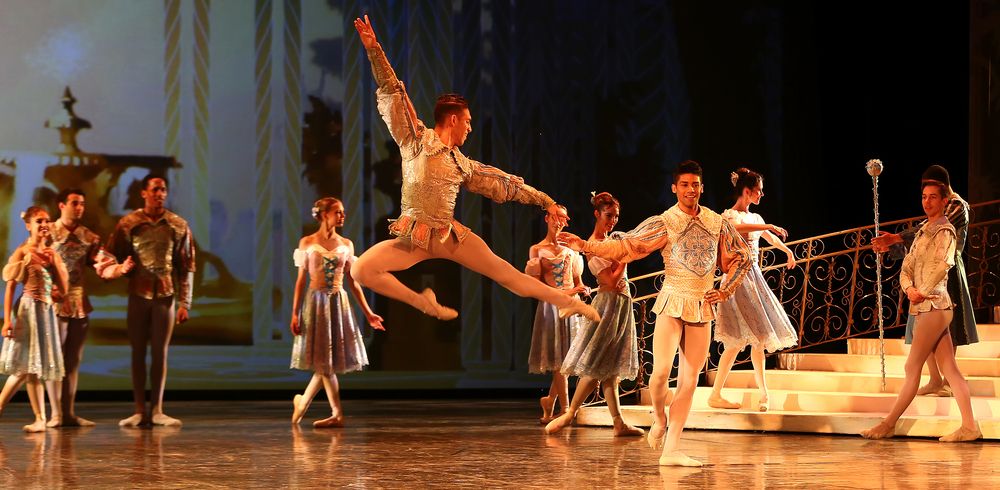 Photograph by Theo Landman