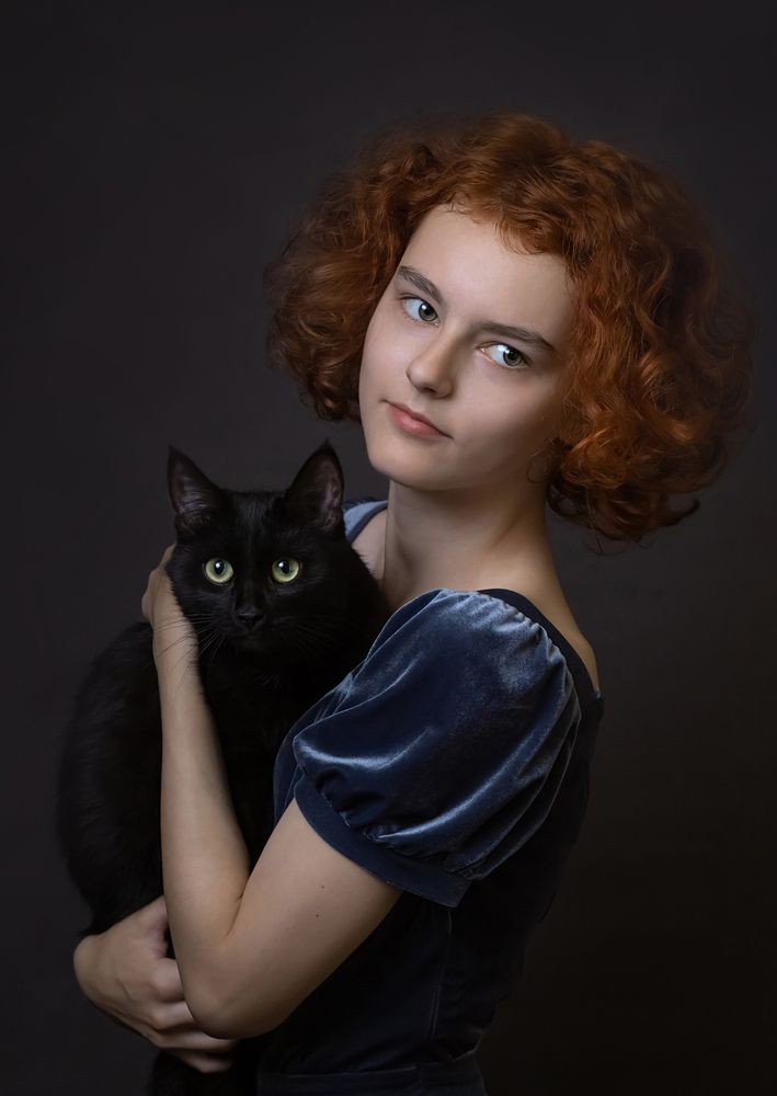 Девочка с  кошкой
