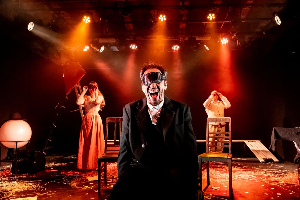 Photograph by Mike Sappojnikoff