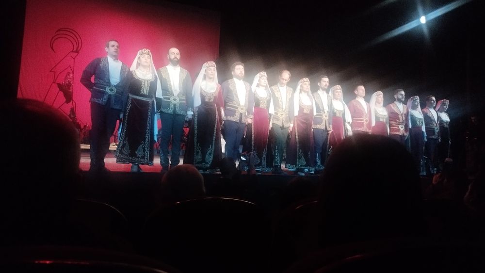 Armenian dancers and the rising star