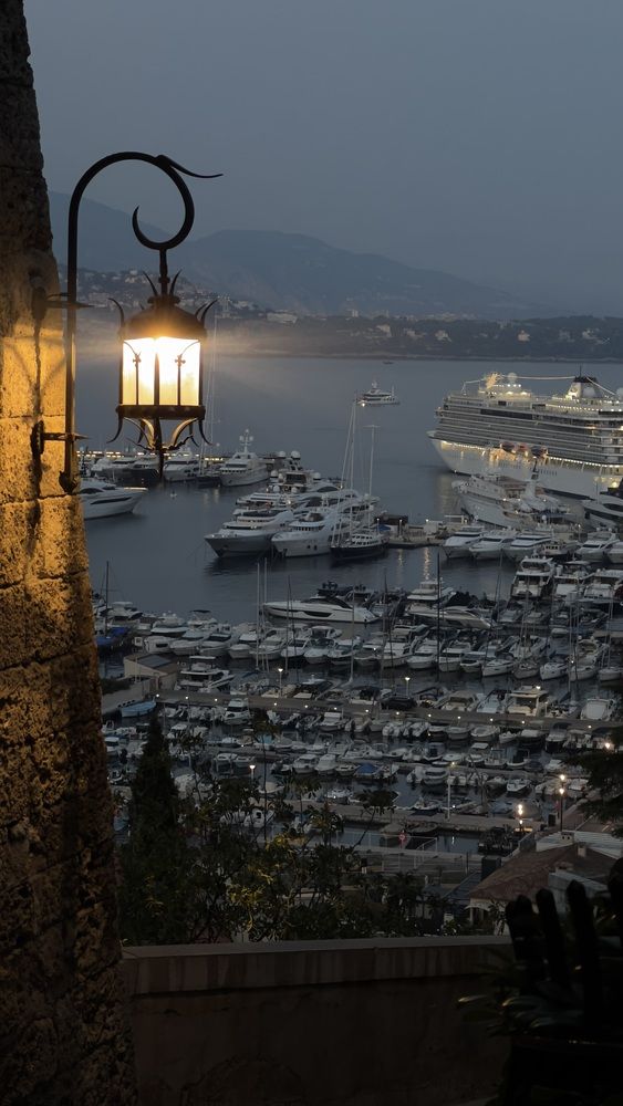 Photograph by Lika Arobelidze