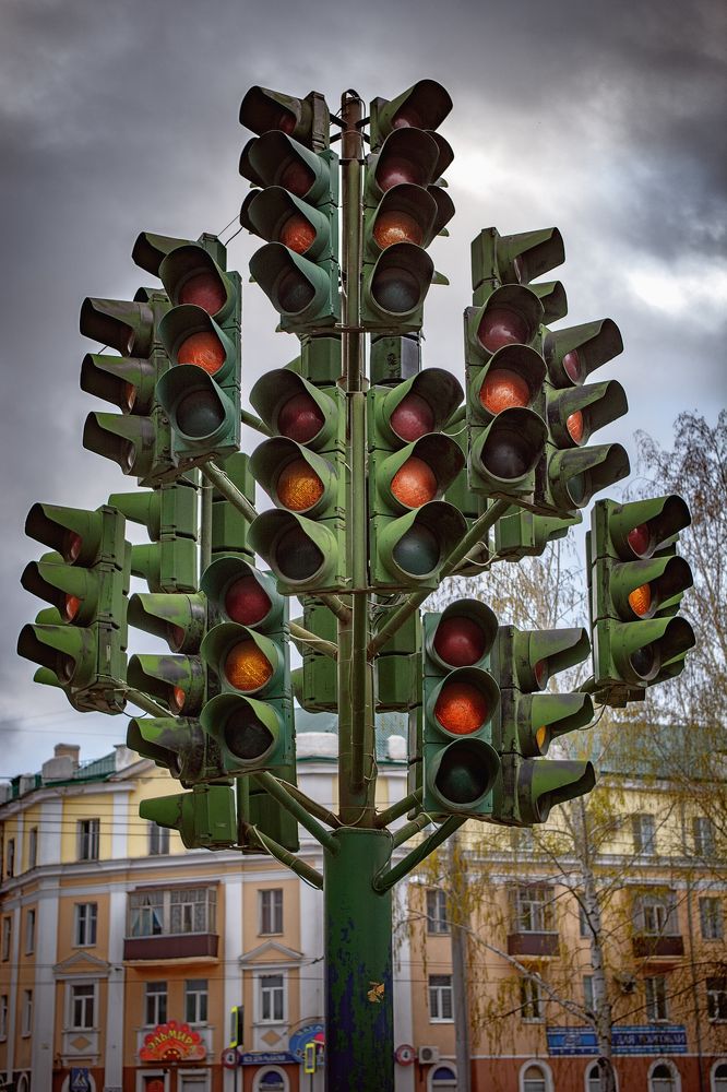 Памятник светофору