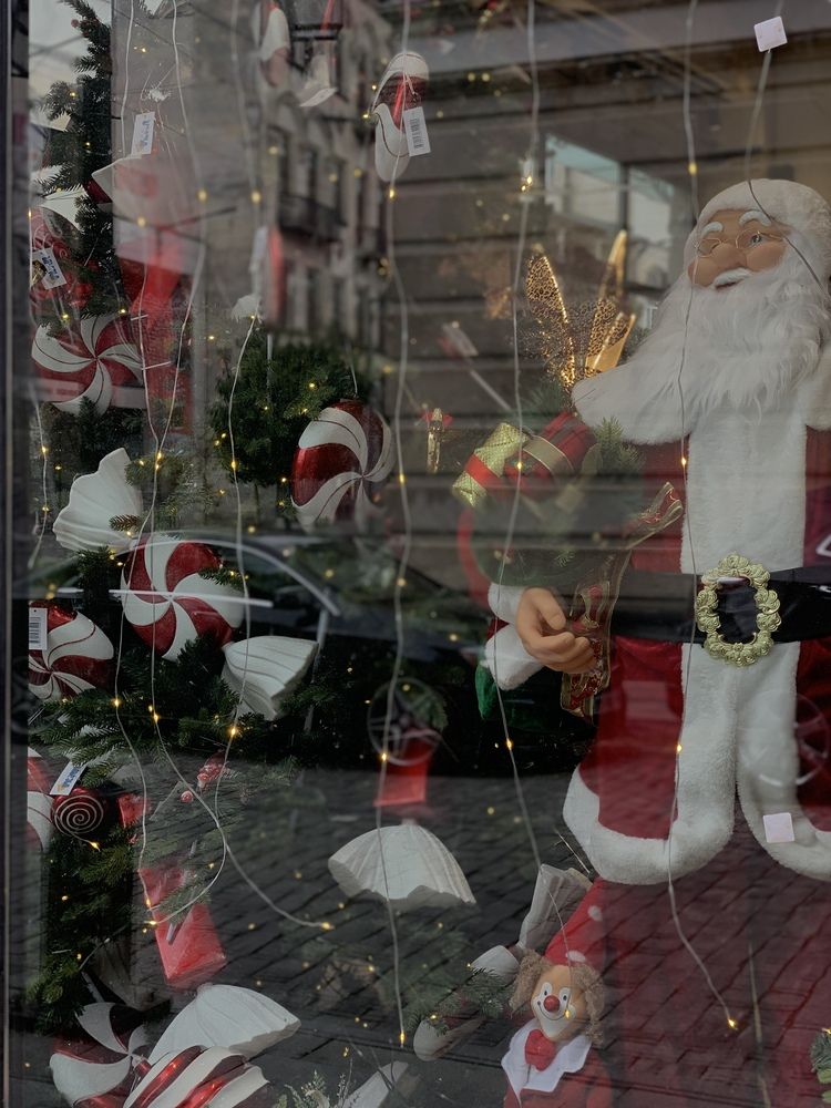 Праздничные витрины в Кутаиси