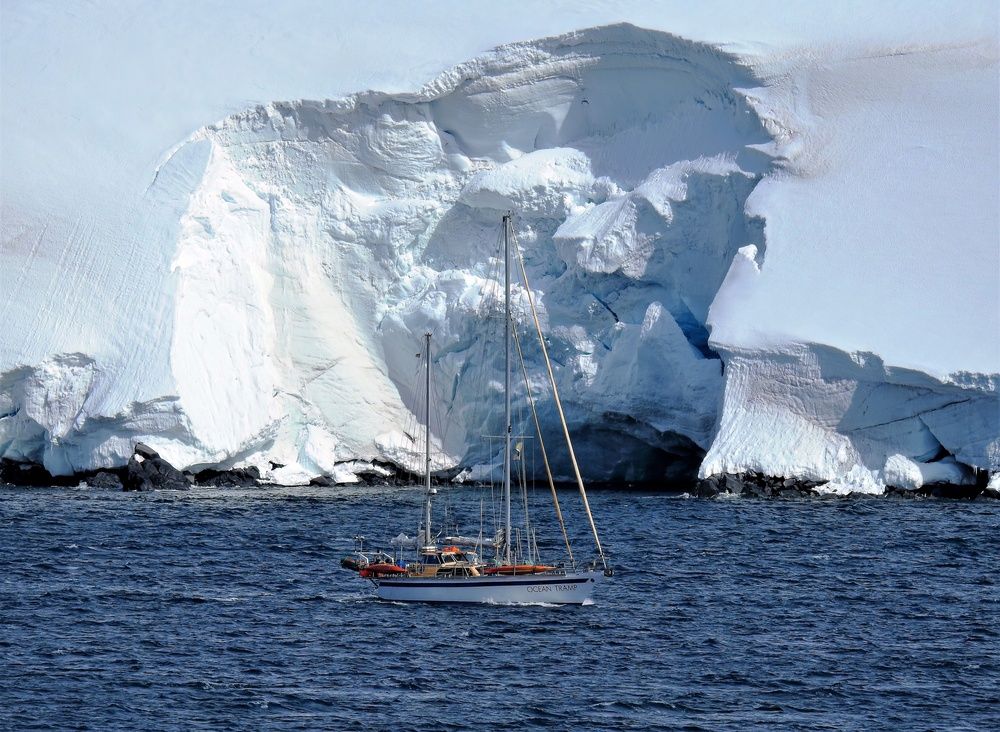 Sailing in the Southern Ocean