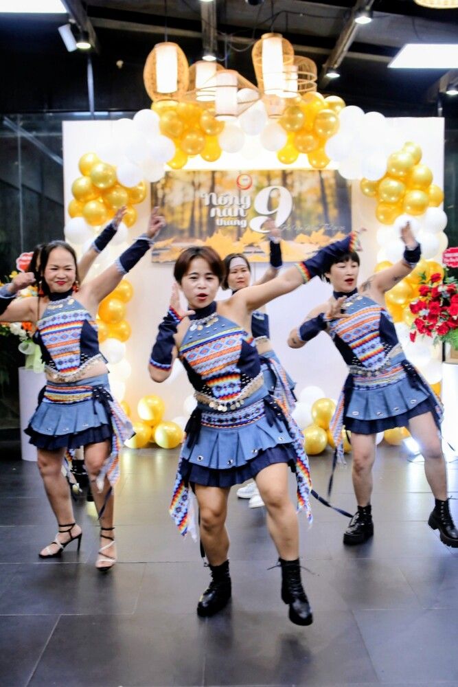 Photograph by Nguyen Long