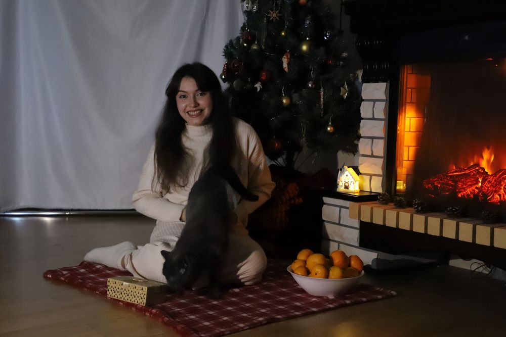 А что там за подарок?