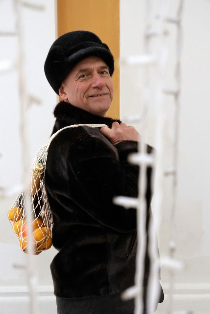 К новогоднему столу (for the New Year\'s table)