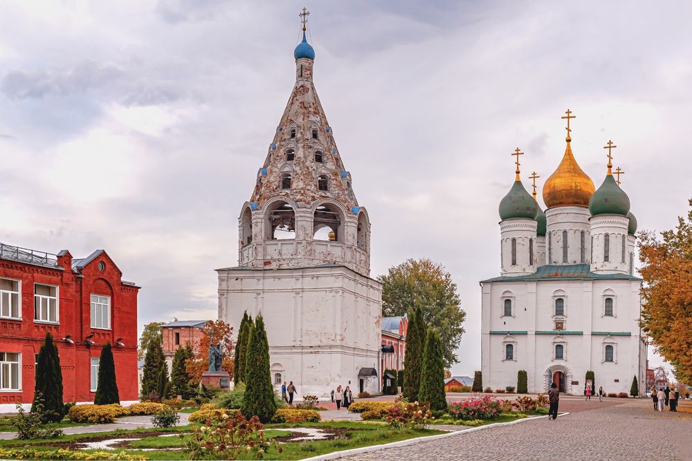 К Успенскому собору