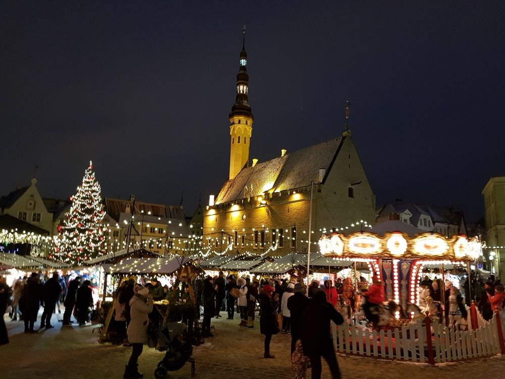 Рождественская ярмарка. Ратуша.Таллинн.