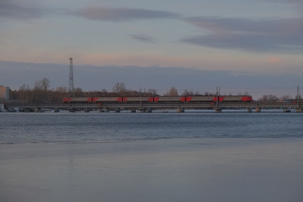 Увези меня, поезд