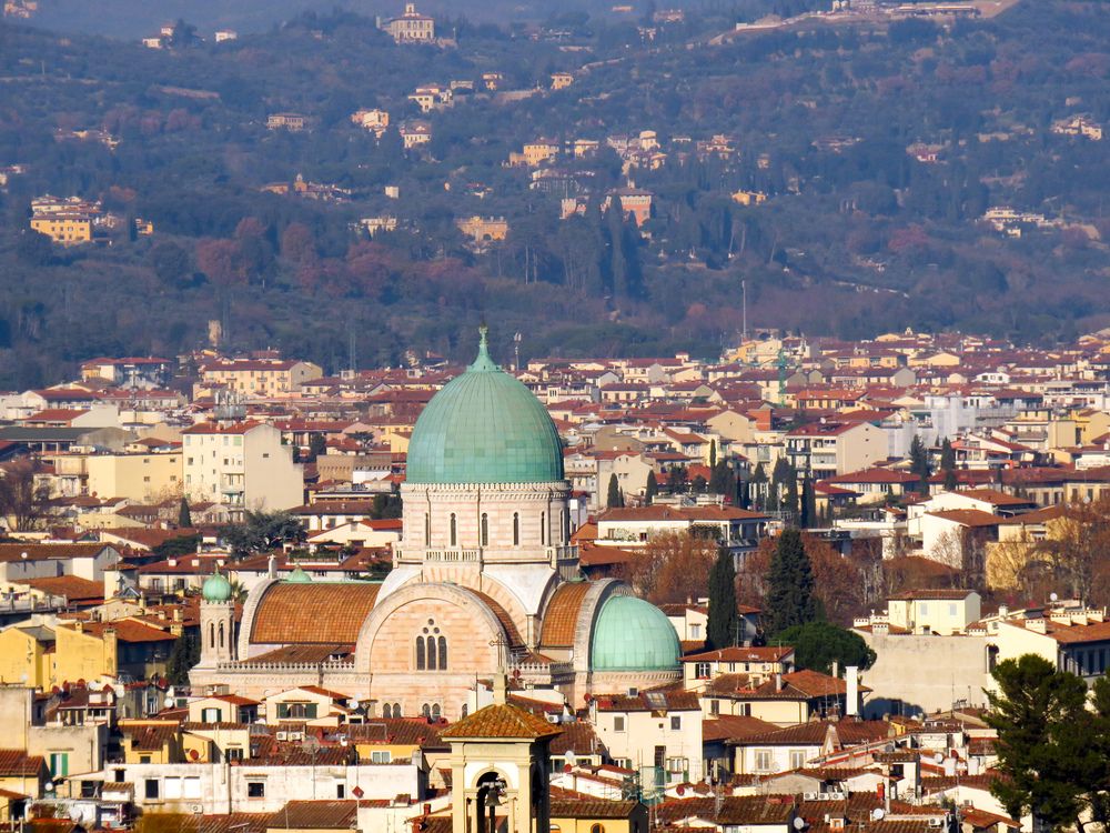 Panorama of Florence with its famous Great Synagogue
