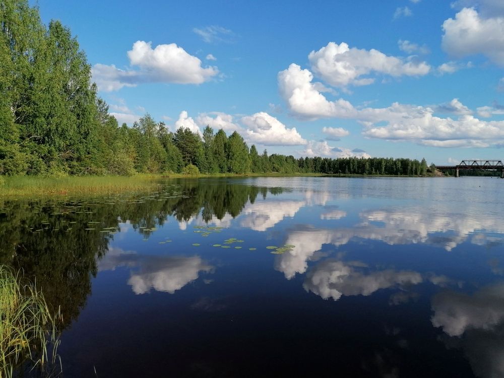 В реке отражаясь