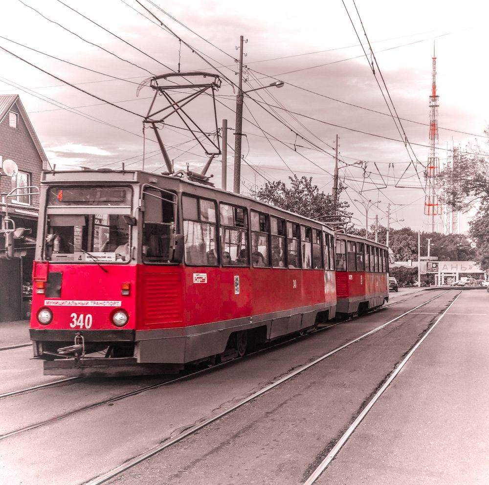 Вечерняя зарисовка в красных тонах / Evening Sketch in Red Tones