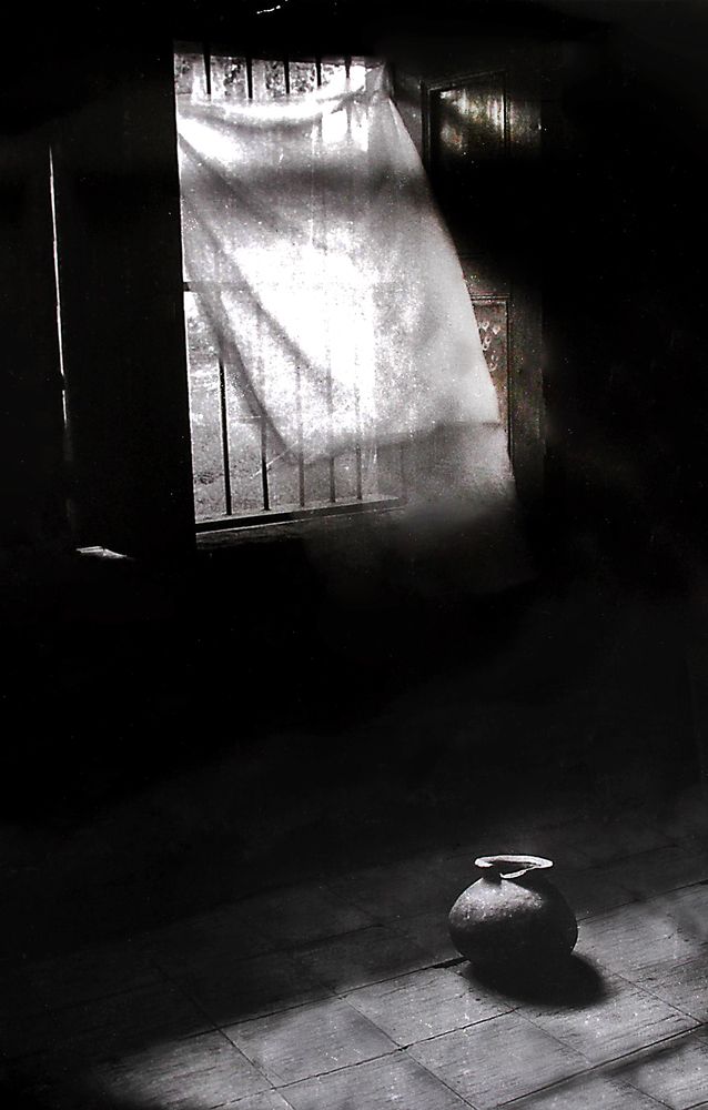 \\\\\\\\mysterious stillness