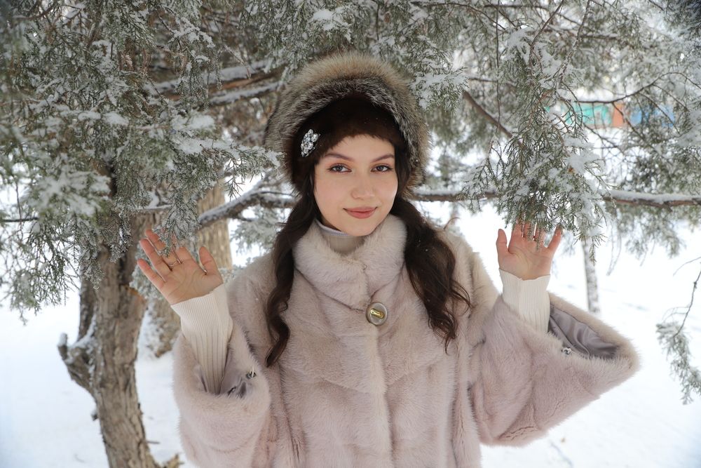 Елочка нарядная.