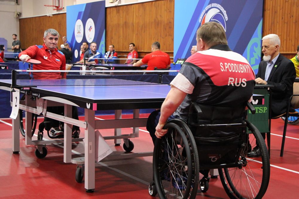 Мастера ракетки.