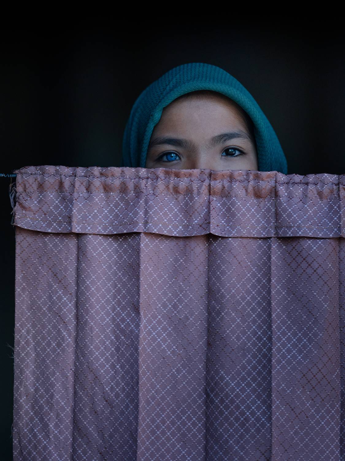 The Unseen Observer: A Blue Reveal