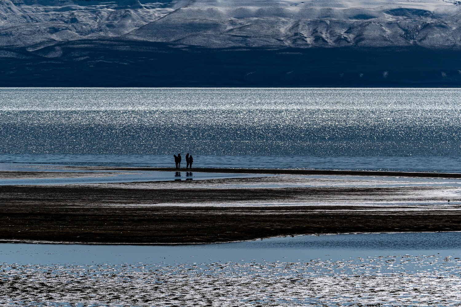 Couples in laguna Nimez El Calafate