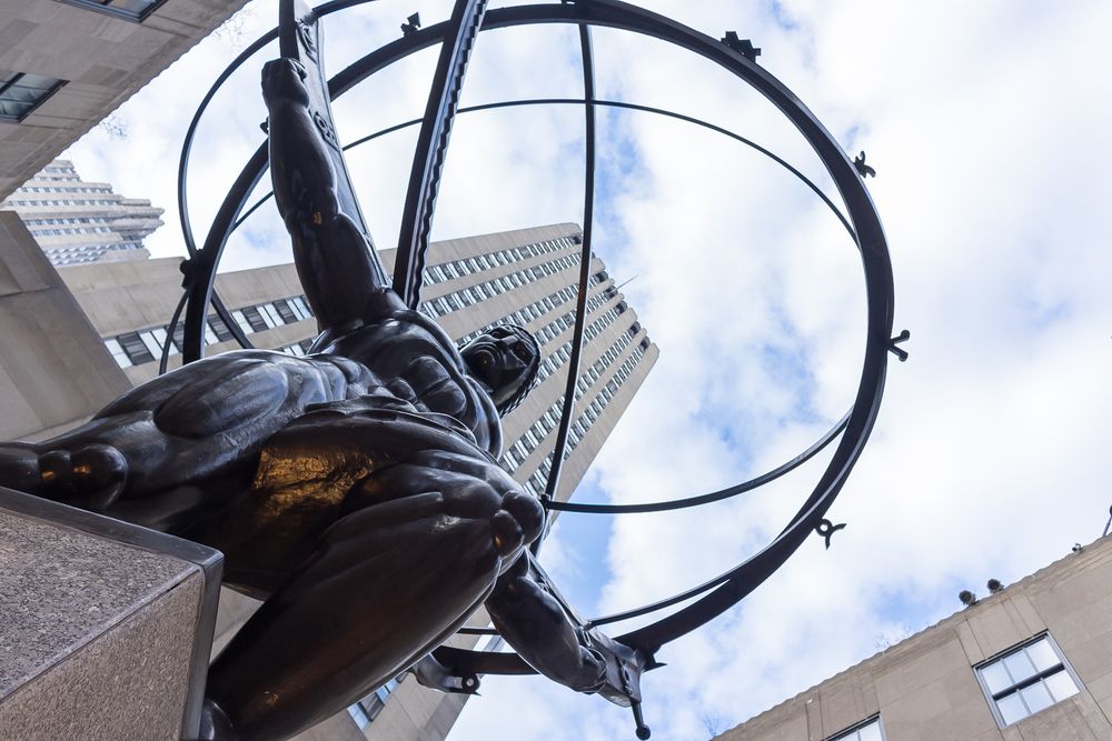 Перспектива снизу или Титан мегаполиса