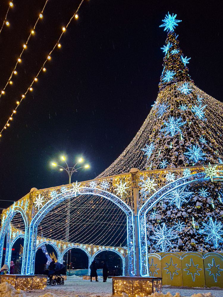 Праздничная ёлка