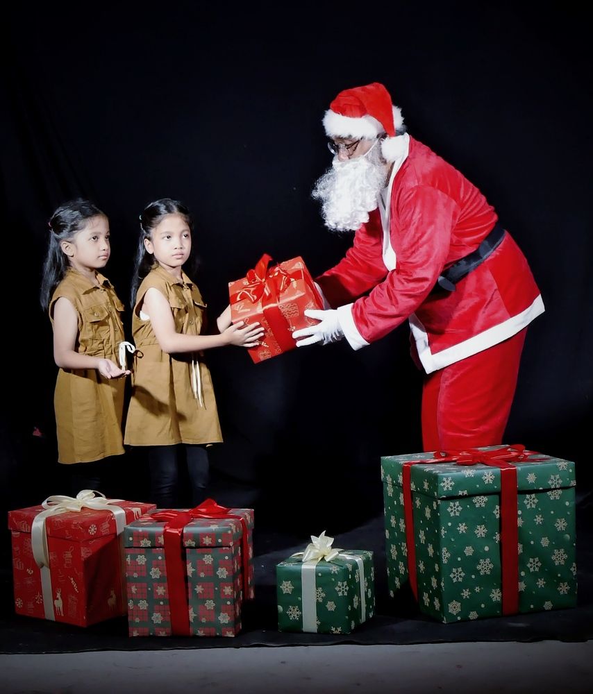 Santa Claus & gifts