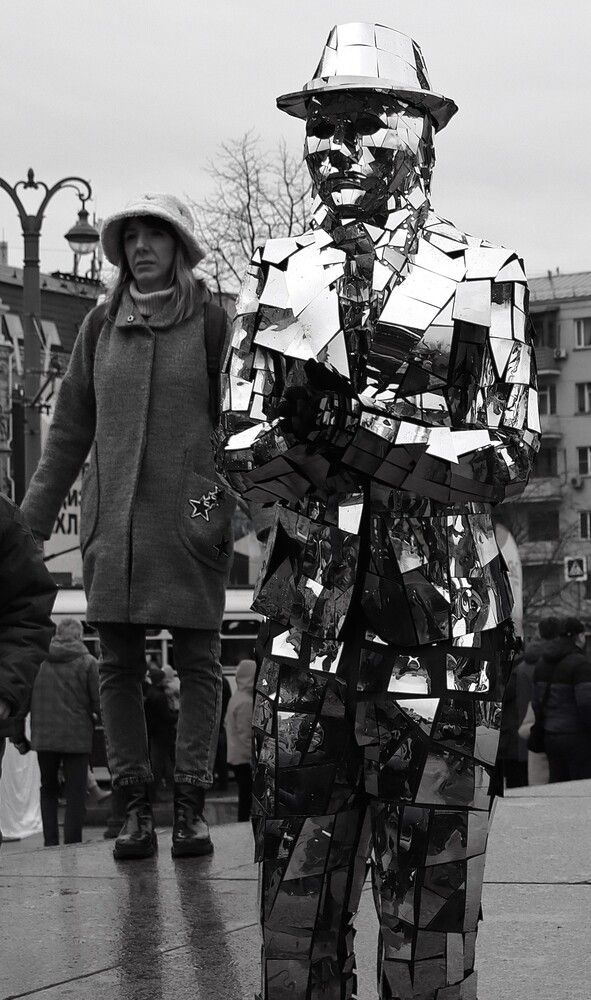 зеркала среди нас