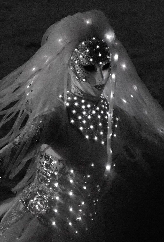 свет в темноте