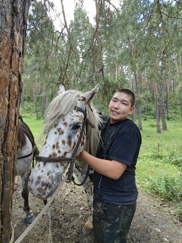 Коренной Алтаец.