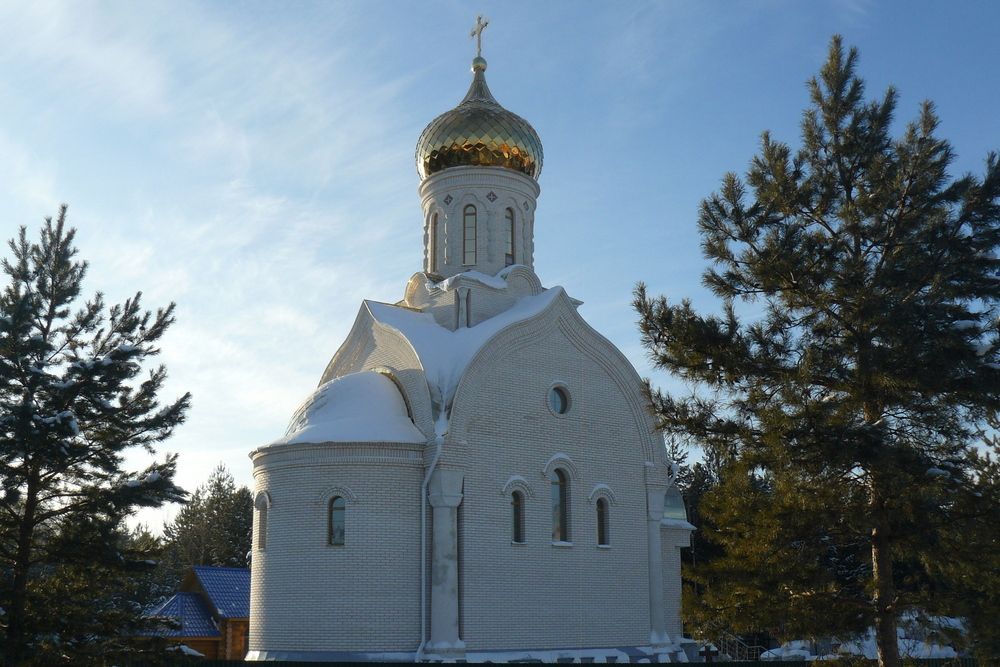 Белокаменная церковь