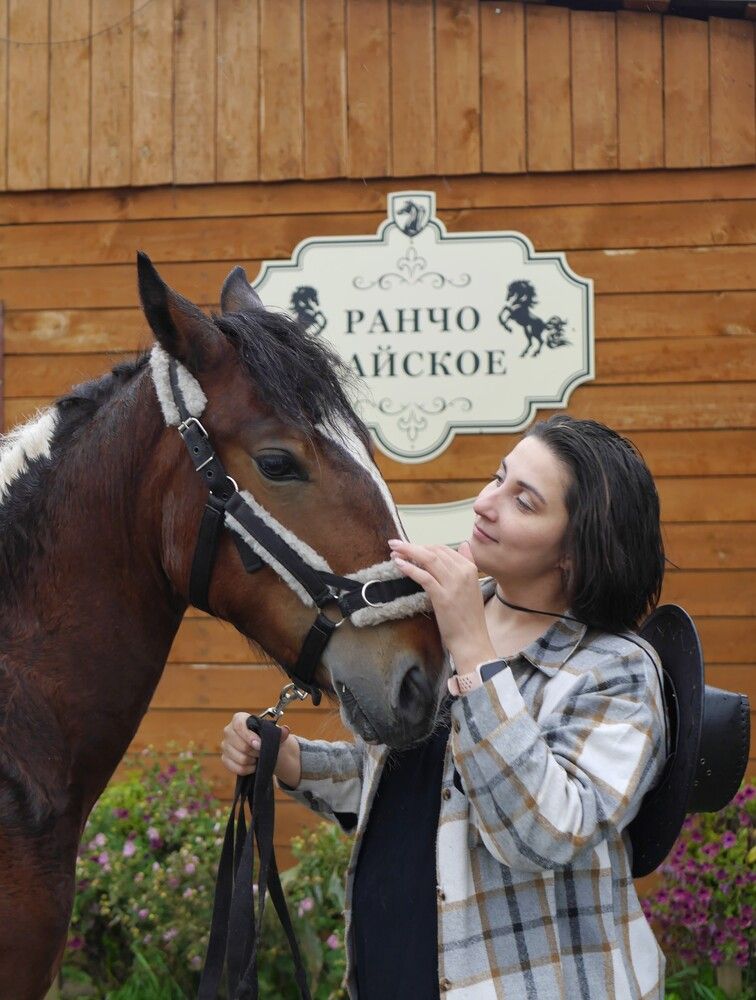 Фотография автора Лариса Хвостова