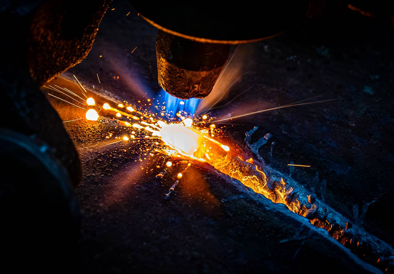 Под маской повседневности