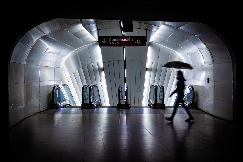 EL VIAJE: UNA TRAVESÍA SUBTERRÁNEA