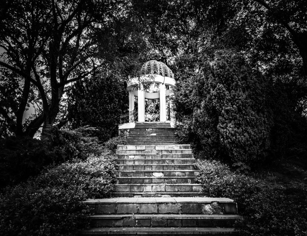 Белая беседка / White Gazebo