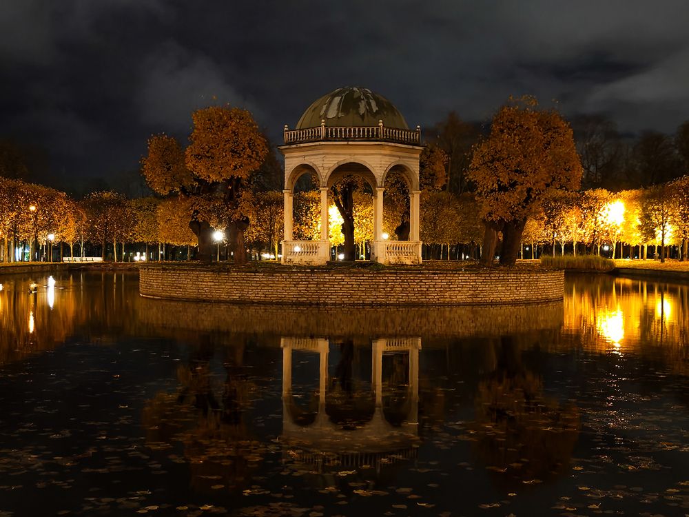 Photograph by Ljubov Trombovetskaja