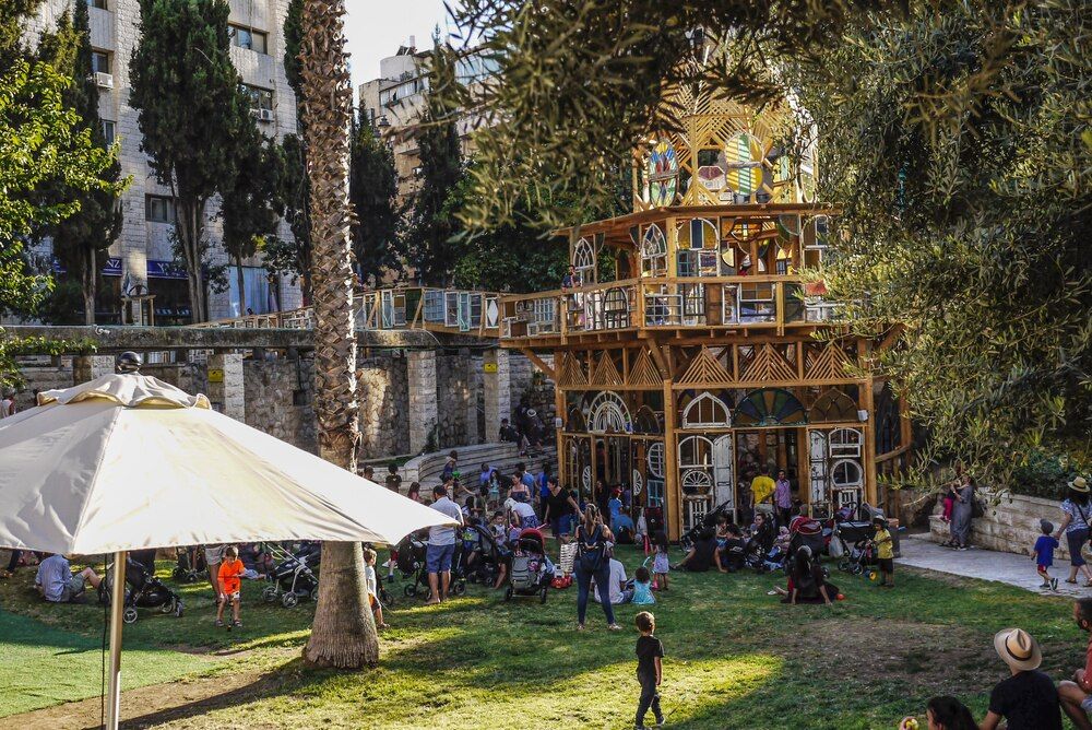 Photograph by Alla Shapochnik