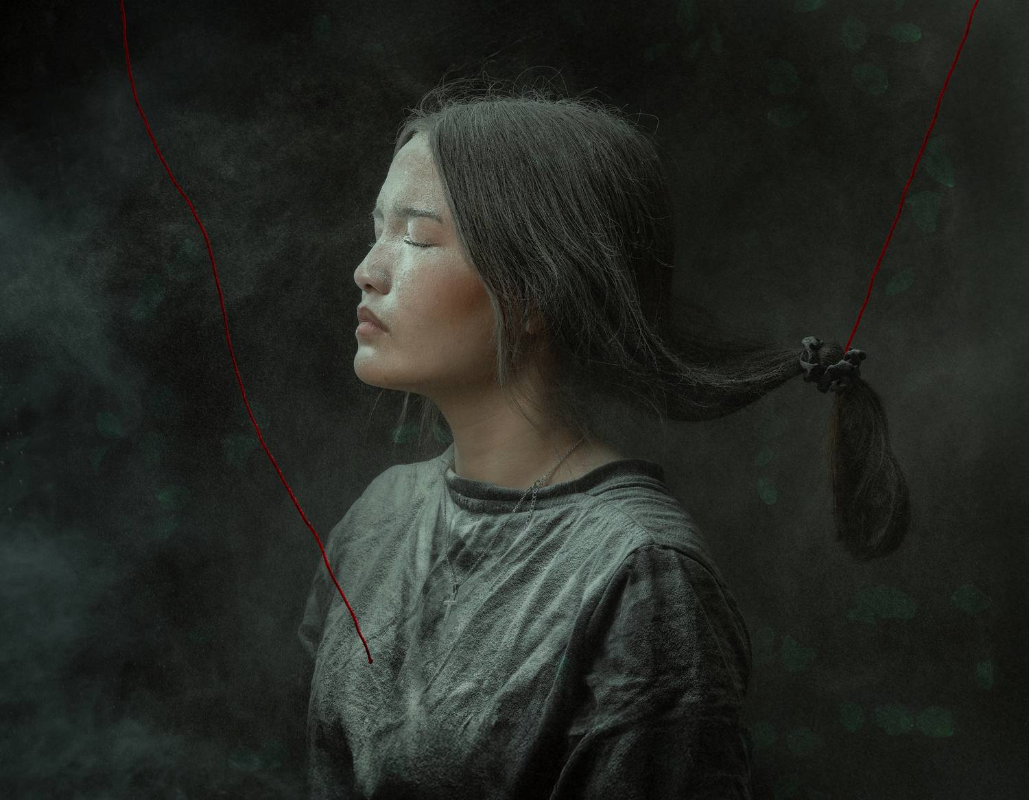 Красные нити Красные нити