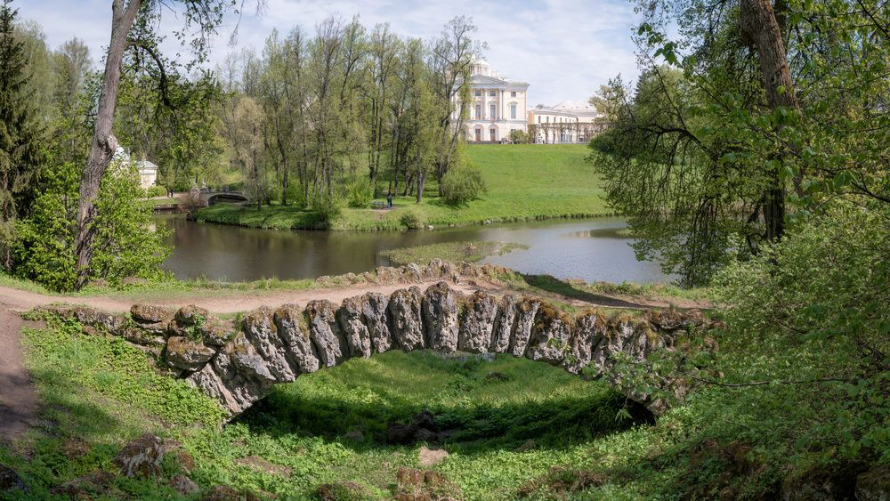 Павловский парк: Каменный мост и дворец