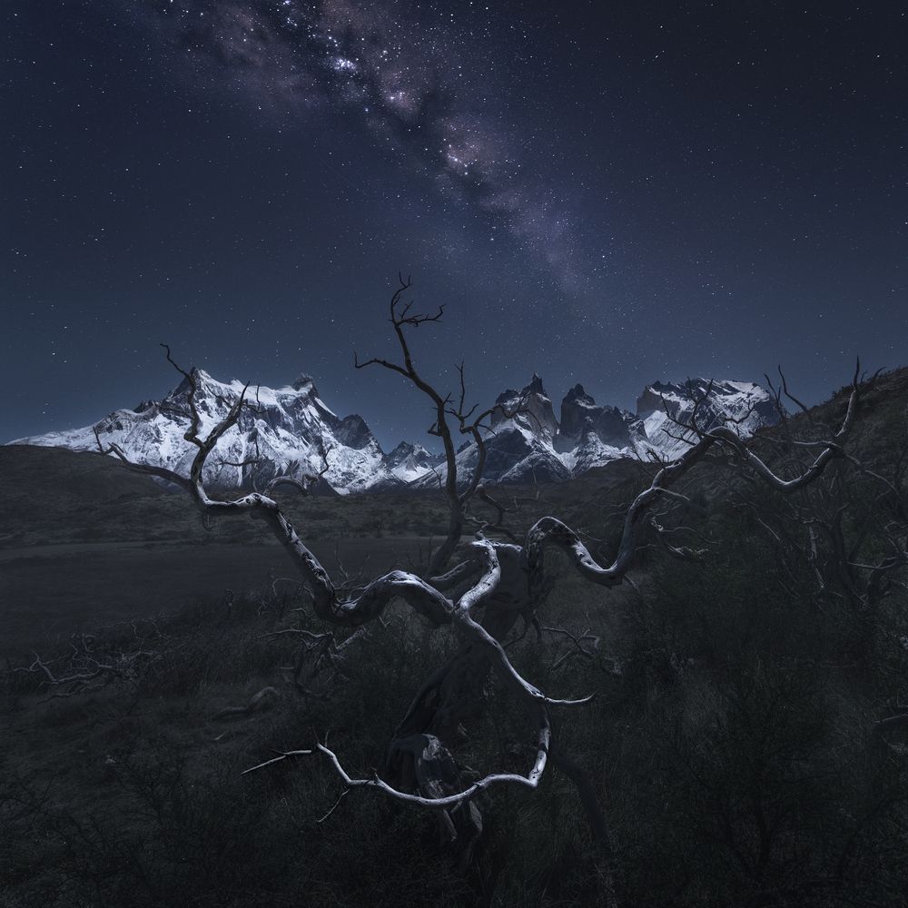 Los Cuernos under stars
