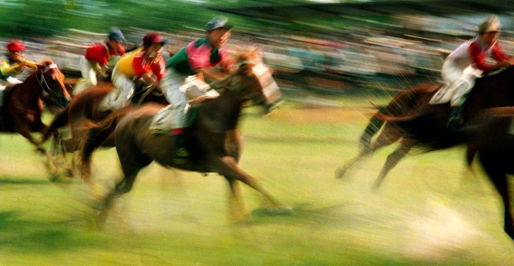 The horse race is nearing the finish line.
