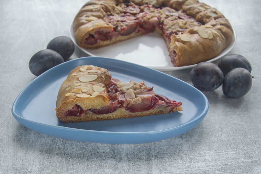 Галета со сливами