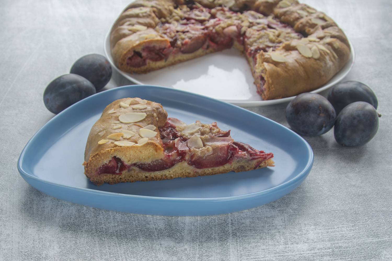 Галета со сливами Галета со сливами