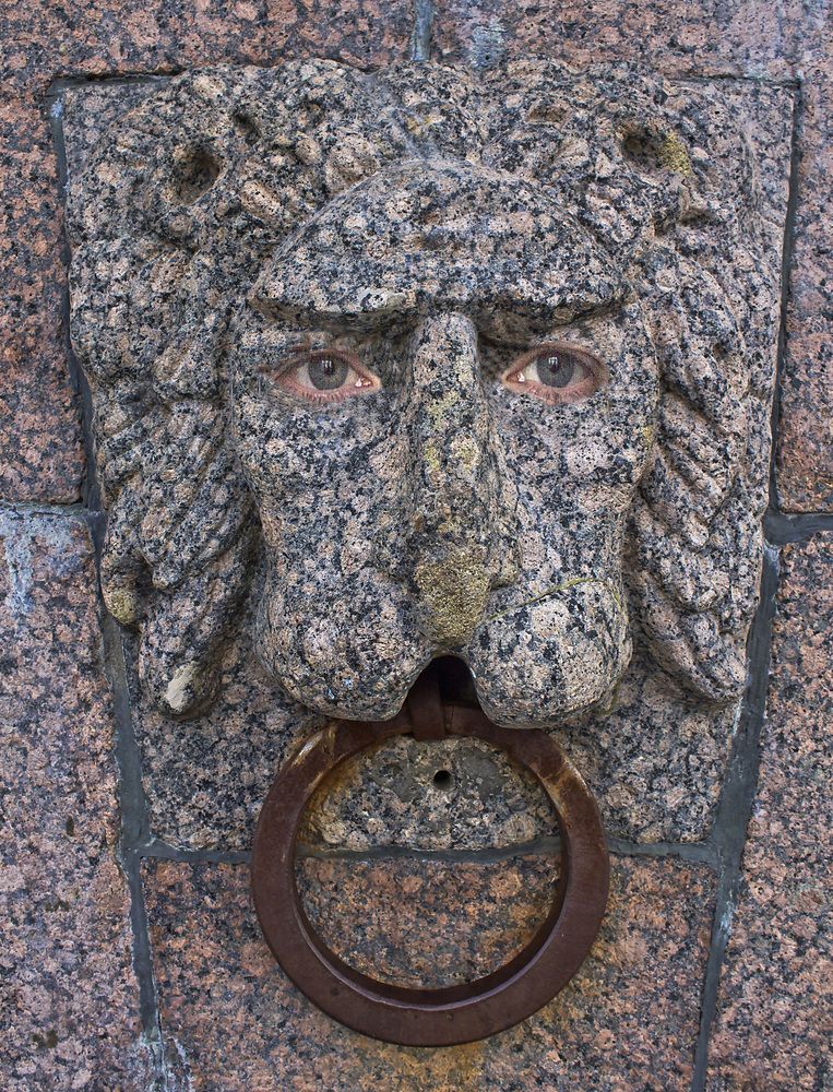 Замуровали, демоны...