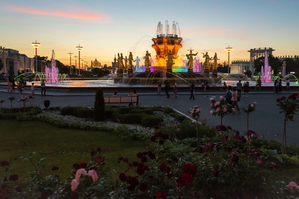 Вечер на ВДНХ