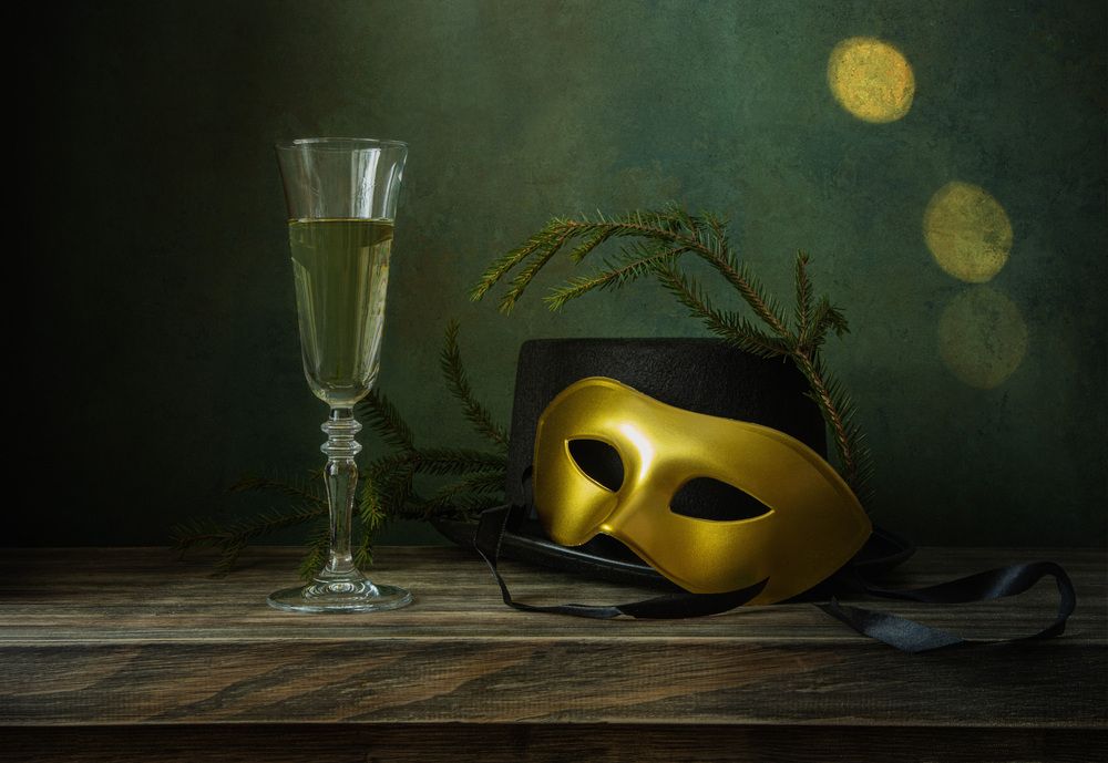 После маскарада