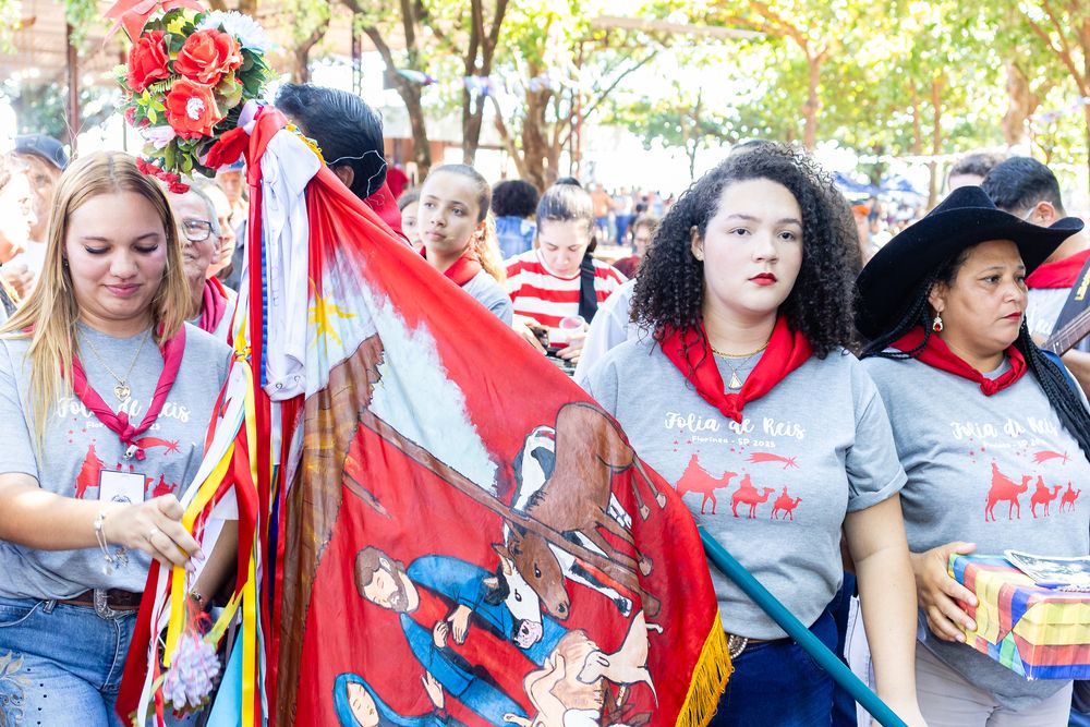 FOLIA DE REIS MAGOS